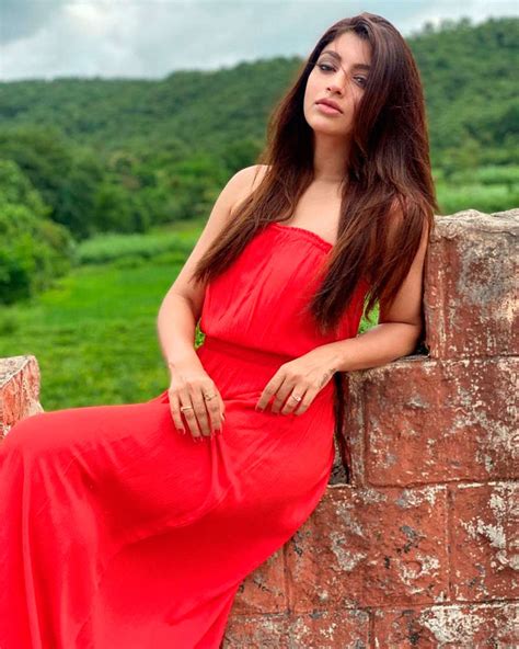 Gorgeous Pictures Of Former Bigg Boss 13 Contestant Paras Chhabras Ex