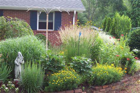 2013 Ornamental Grasses Are A Great Backdrop Small Front Yards