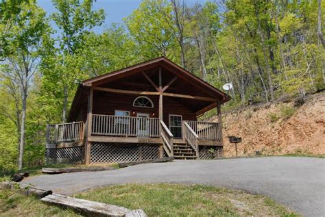 Island at pigeon forge and leconte center at pigeon forge are also within 3 mi (5 km). secluded pigeon forge pet freindly cabin | Log cabin ...
