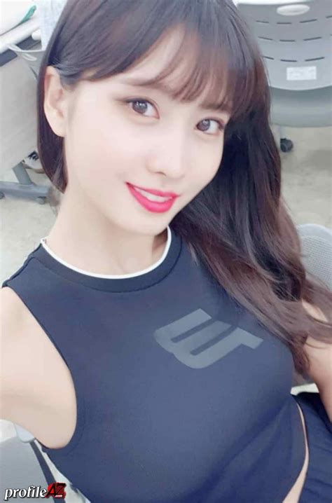 Hirai momo, also popular as just momo, is a japanese singer and dancer. Momo (Twice) Profile, Photos, Fact, Bio and More - Biotist