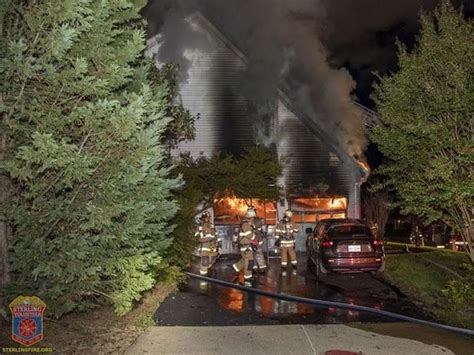 Firefighters Put Out House Fire In Loudoun County Photos Ashburn Va