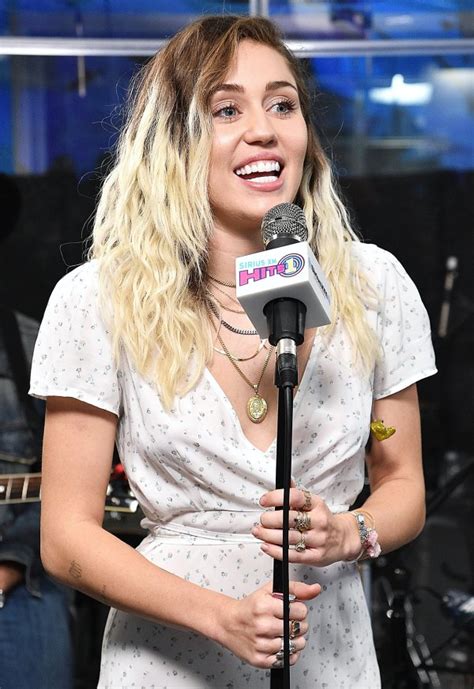 Miley Cyrus Talks Naked ‘wrecking Ball Video ‘never Living That Down