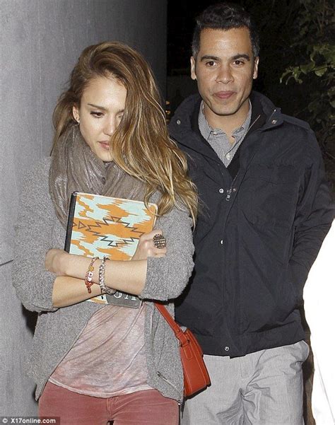 A Kiss For Her Sweetheart Jessica Alba Showers Haven With Affection As