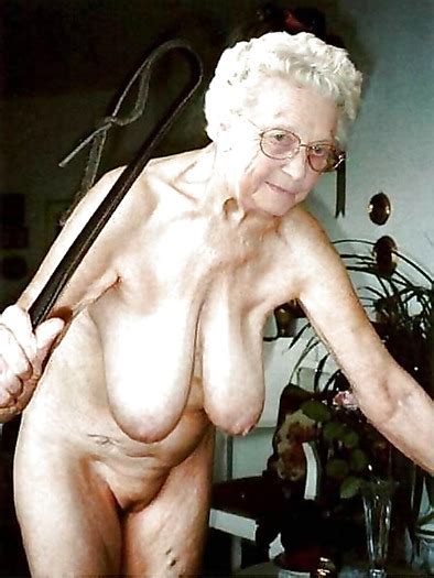 裸の80歳の女性 高カリフォルニア