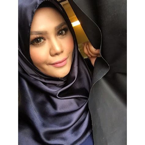 Oleh abangnara | october 8, 2018. Bila Zulin Aziz geram ramai tak kenali dia bila bertudung ...