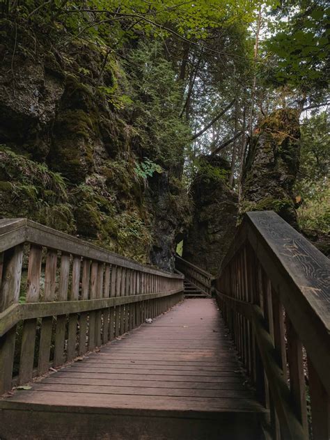 Mono Cliffs Provincial Park: The Ultimate Day Hike in Ontario