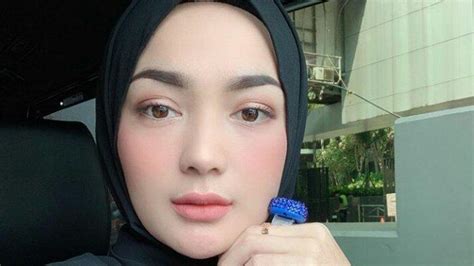 Respon Imel Putri Cahyati Soal Artis Genta Buana Disebut Legend