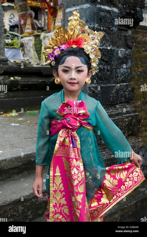 Indonesia National Costume Male And Female And I Dont Know I Love The