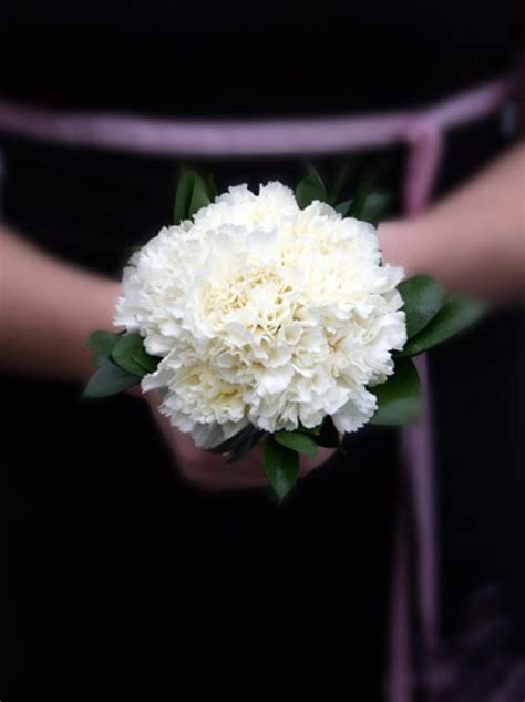 Tips for choosing a wedding bouquet. Wedding Carnations Arrangements & Bouquets | Budget Flowers