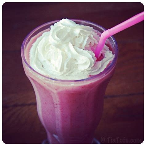Strawberry Banana Milkshake With Vanilla Ice Cream And Frozen