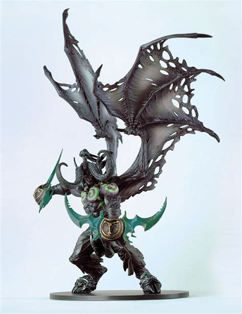 world of warcraft deluxe collector figure illidan demon form raving toy maniac the latest