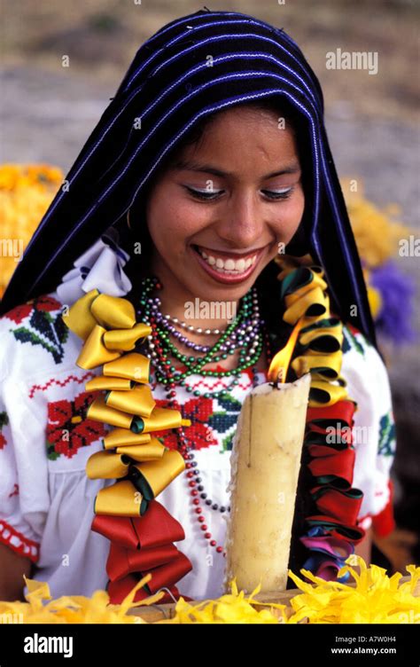 People Purepecha Traditional Fotos E Imágenes De Stock Alamy