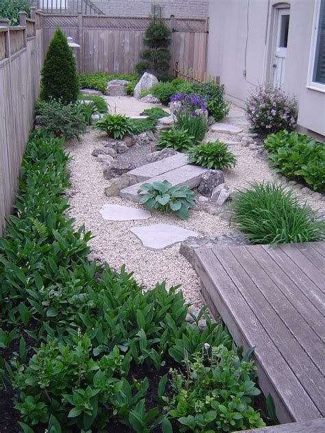 Japanese gardens are suitable for almost every yard or environment and can also be done in small or large gardens. Japanese Garden -- dry stream & stone bridge | Small ...