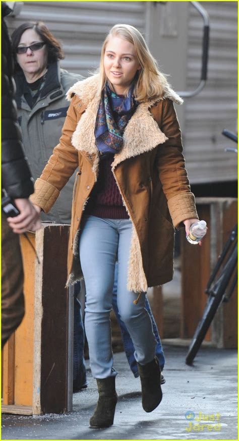 Annasophia Robb On Set Shopping Spree Photo 531857 Photo Gallery