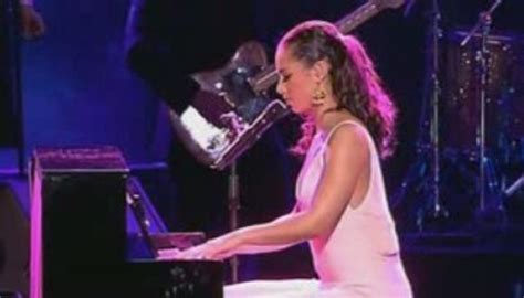 Alicia Keys No One Live At Premios Ondas 04 12 2007 Vidéo Dailymotion