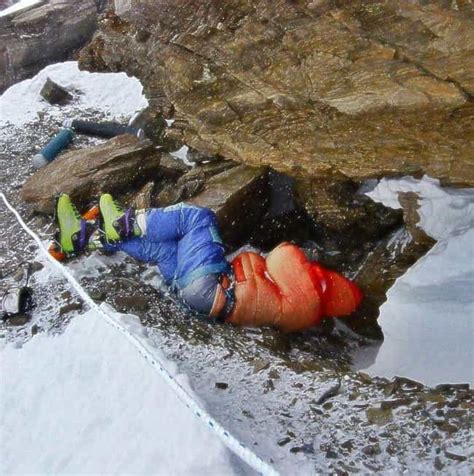 Lista 102 Foto Fotos De Alpinistas Muertos En El Everest Cena Hermosa