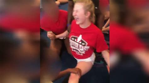 cheerleader forced to do splits by coach says she s being cyberbullied for speaking up fox news