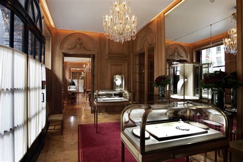 Cartier Flagship Boutiques Paris Agence Dubuisson Molteni C Contract
