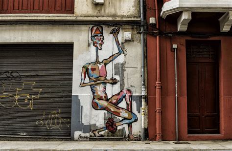 les s de street art de l espagnol a l crego donnent vie aux oeuvres huffpost nouvelles
