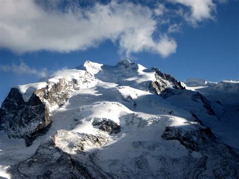 The monte rosa massif is both our home and the largest mountain massif of more than 4500 m of the alps with a total of 13 peaks of more than 4000 m. Monte Rosa Mountain Information
