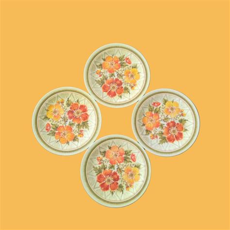 Set Of Four Vintage Melmac Dinner Plates With Groovy Floral Etsy