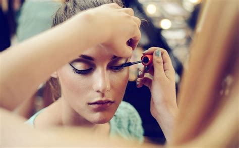 Top Steps To Become A Celebrity Makeup Artist And Start Your Business Topteny Magazine