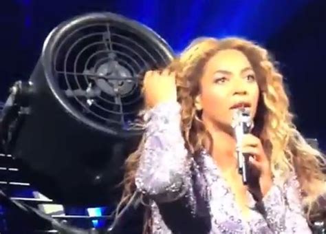 What A Professional Beyonce Manages To Hit Every Note As Her Hair Gets