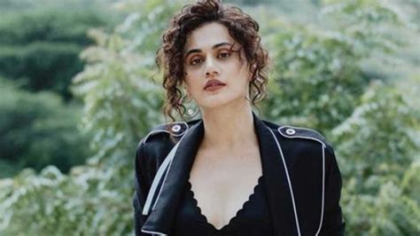 Taapsee Pannu Trolls Karan Johar For Prying Into The Sex Lives Of Celebrities Is It Why Shes