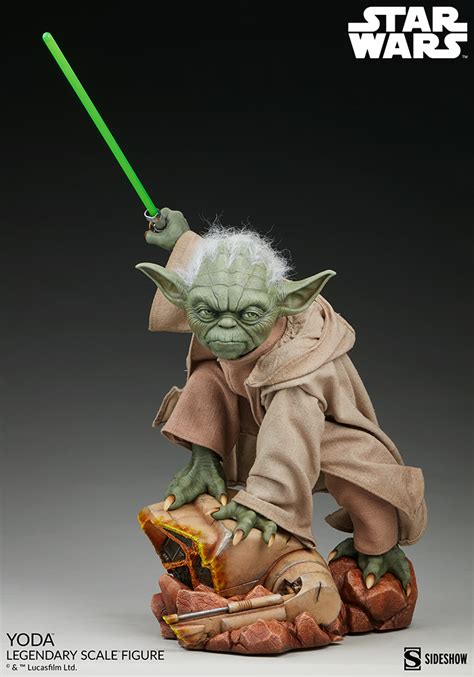 Yoda 2023 Sideshow Legendary Scale Figures