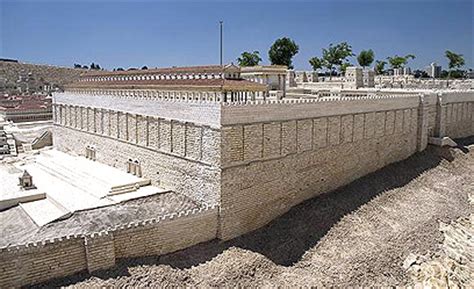 יום ראשון ט' באב תשפא (18.7.2021) אינו יום עסקים בכל המערכת הבנקאית וסניפי הבנק יהיו סגורים לקהל. ynet ט' באב: הזדמנות לטיול ירושלמי עם ערך מוסף - חופש