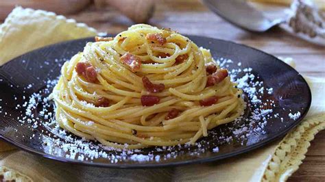 spaghettis carbonara la recette originale à l italienne