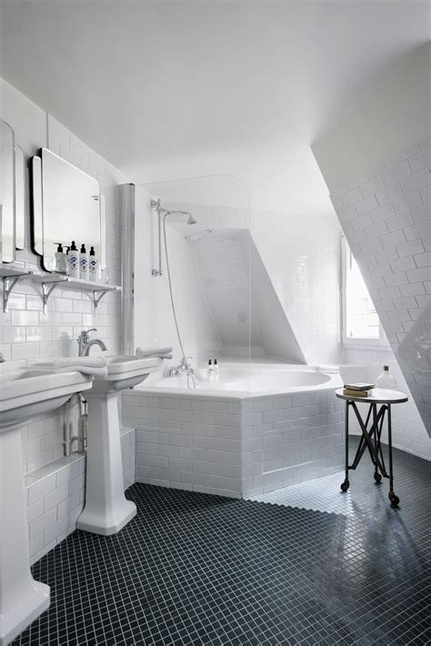 Black And White Tiled Corner Bathroom Hotel Panache Design Hotel Paris