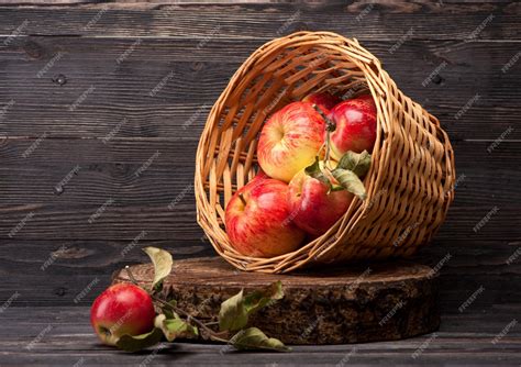 Premium Photo Red Apple In Basket