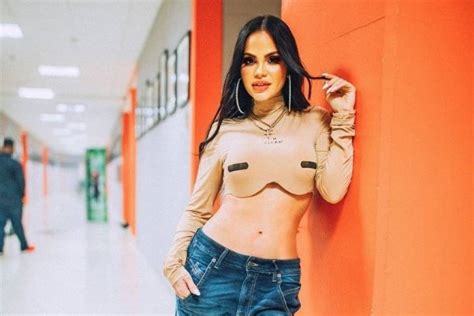 Natti Natasha revela sus secretos más íntimos y un día los enseñará todos Metro