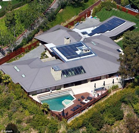 Inside Jennifer Anistons Luxury Beverly Hills Mansion Daily Mail Online