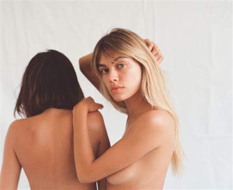 Joanna Halpin And Sarah Halpin Topless Sexy Photos Thefappening