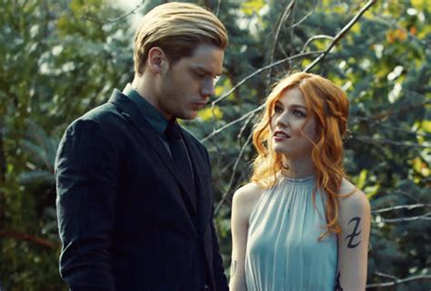 shadowhunters premiere sneak peek will clary and jace s secret keep them together or tear