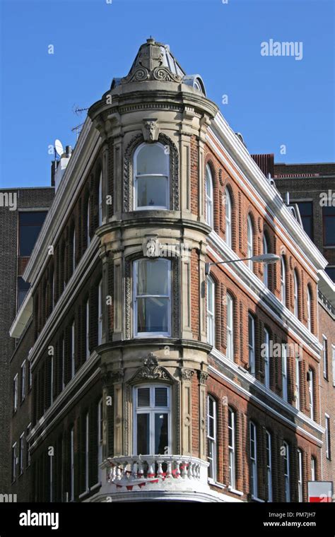 Classic Old Corner Building In London Uk Stock Photo Alamy