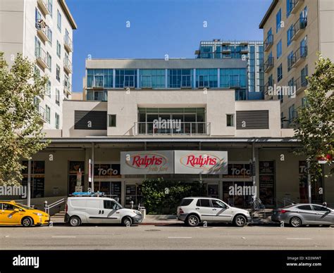 Supermarket Building Exterior Hi Res Stock Photography And Images Alamy