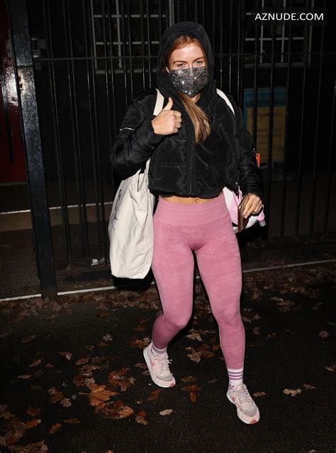 Maisie Smith Leaving Strictly Rehearsal Studios Wearing A Face Mask In