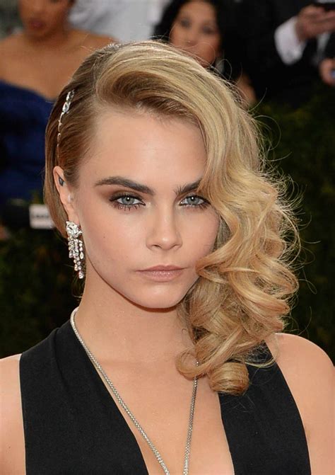 27 Glamorous Side Swept Hair Looks For Any Occassion