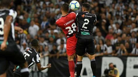 Em Jogo Gols No Fim Cear Empata O Athletico E Se Complica Na