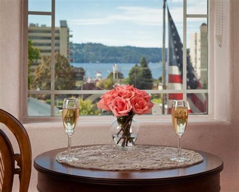 Free coffee service is available daily, and. The Roosevelt Inn $99 ($̶1̶2̶7̶) - UPDATED 2018 Prices & B ...