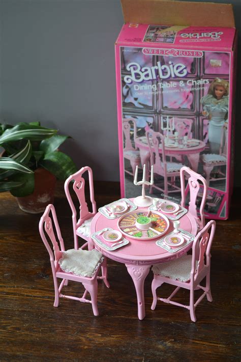 Sweet Roses Vintage Barbie Dining Table And Chairs Over 30 Accessories オンライン激安 Blogknakjp