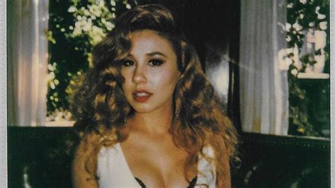 Haley Reinhart Bares Her “lo Fi Soul” In New Video—watch