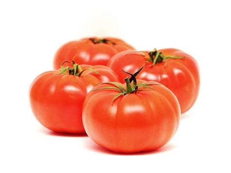 Beefsteak Tomato Health Benefits Nutrition Recipes Substitutes
