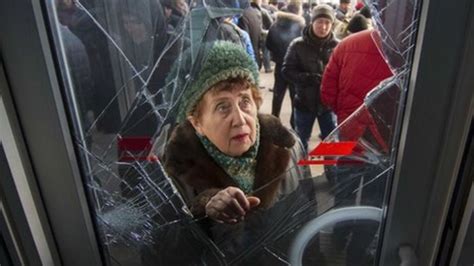 In Pictures Ukraine On Alert Amid Russia Intervention Bbc News