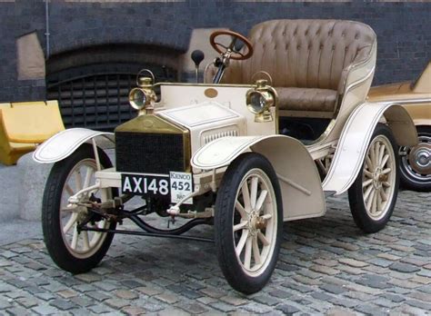 Rolls royce silver ghost was sold at an auction for 7.1 million us dollars making it one of the most expensive rolls royces ever sold in the world. 10 Most Expensive Rolls Royce Cars In The World by Alux.com