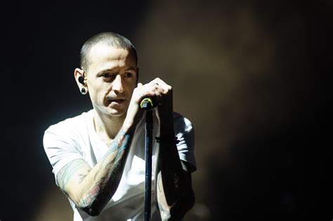 Chester meninggal di usia 41 tahun. Vokalis Linkin Park, Chester Bennington Meninggal Dunia - EH!