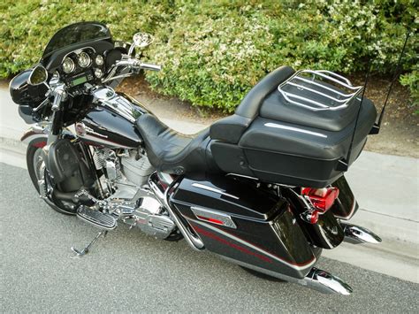 Motor accessories , oil & lubricants. 2006 Harley-Davidson® FLHTCUSE Screamin' Eagle® Ultra ...